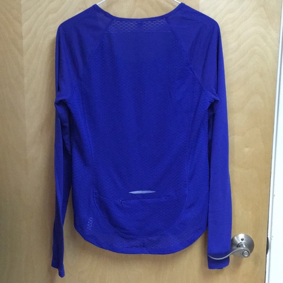 Workout shirt - Picture 3 of 4